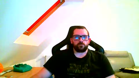 Snapshot of malou2927 chatting on 12.29.24 breton online show from 12.29.24