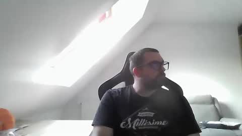 Snapshot of malou2927 chatting on 12.31.24 breton online show from 12.31.24