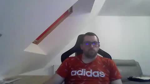 Snapshot of malou2927 chatting on 01.12.25 breton online show from 01.12.25