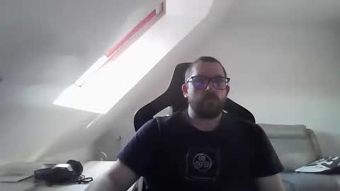 Snapshot of malou2927 chatting on 02.15.25 breton online show from 02.15.25