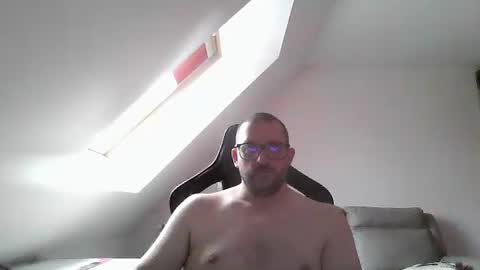 Snapshot of malou2927 chatting on 09.14.25 breton online show from 09.14.25