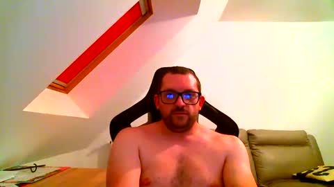 Snapshot of malou2927 chatting on 10.12.25 breton online show from 10.12.25