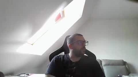 Snapshot of malou2927 chatting on 10.26.25 breton online show from 10.26.25