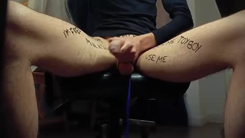 Snapshot of malou_chat chatting on 12.17.25 malou online show from 12.17.25