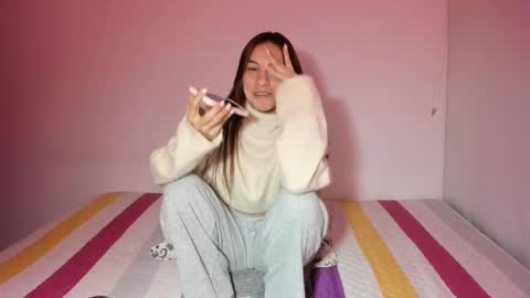 instagram  nueela   online show from 01.08.26