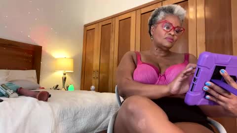 mamigilf66 online show from 02.20.25