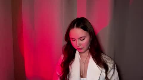 Mia Davis online show from 02.26.26