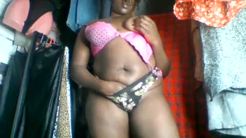 Snapshot of mandyglow24 chatting on 06.25.26 Missdarkchocolate online show from 06.25.26