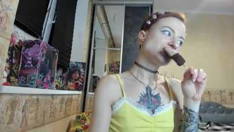 Snapshot of mandyshine chatting on 05.17.26 Mandy online show from 05.17.26
