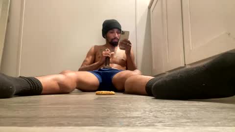 Snapshot of mani4sexy chatting on 12.19.24 Mani4sexy online show from 12.19.24