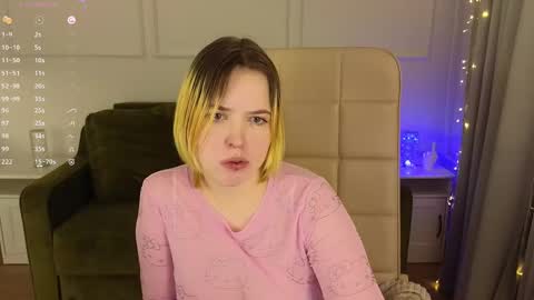 manic_pixie_ online show from 02.07.25