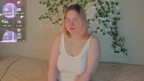 manic_pixie_ online show from 09.11.25