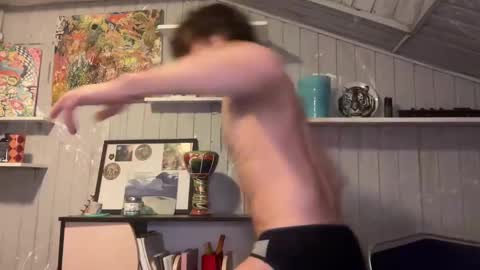 Snapshot of manolein chatting on 12.19.24 manolein online show from 12.19.24