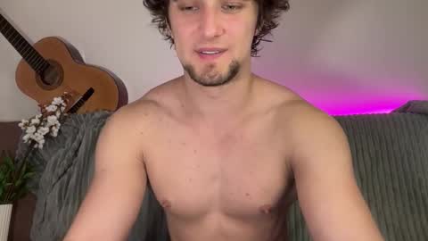 Snapshot of manolein chatting on 09.22.25 manolein online show from 09.22.25