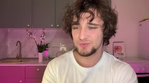 Snapshot of manolein chatting on 10.21.25 manolein online show from 10.21.25