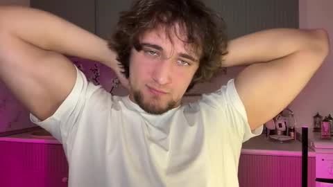 Snapshot of manolein chatting on 10.27.25 manolein online show from 10.27.25