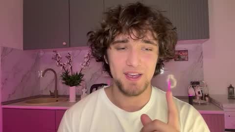 Snapshot of manolein chatting on 10.30.25 manolein online show from 10.30.25