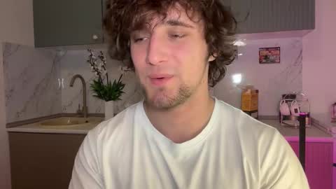 Snapshot of manolein chatting on 11.01.25 manolein online show from 11.01.25