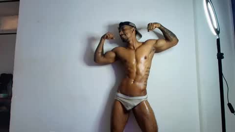 Manolo Hot 1 online show from 01.21.25