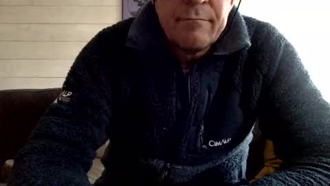 Snapshot of manpower2012 chatting on 12.14.24 Manpo online show from 12.14.24