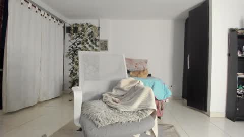 Snapshot of mantis_wine chatting on 01.03.25 MARY online show from 01.03.25