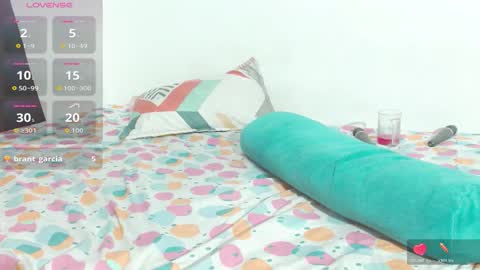 manu_kro online show from 02.10.26