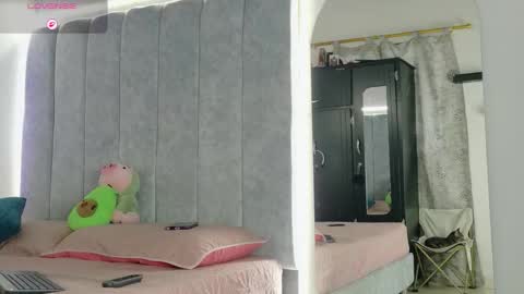 Manu  online show from 03.04.26