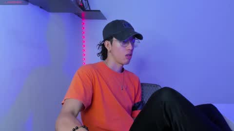 Manuel online show from 02.25.25