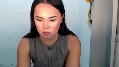 Snapshot of manualrein19 chatting on 11.24.25 rein online show from 11.24.25