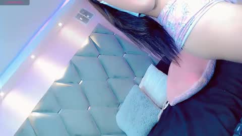 Manuela Kingsley online show from 12.17.24