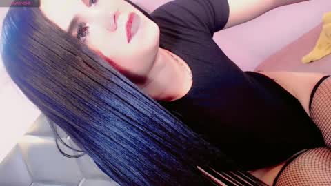 Manuela Kingsley online show from 12.26.24