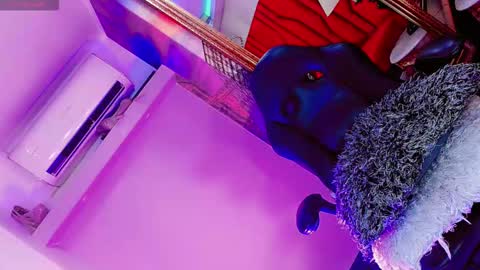 Manuela Kingsley online show from 12.19.25