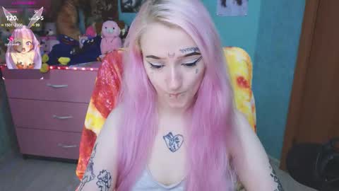 Snapshot of manuela_unicorn chatting on 10.10.25 Manuela online show from 10.10.25