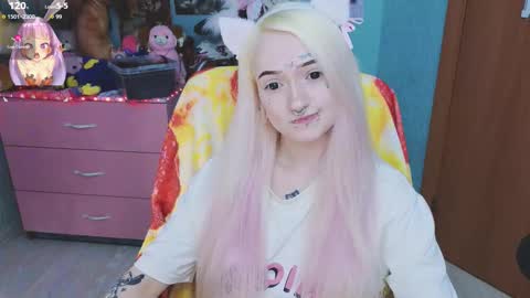 Snapshot of manuela_unicorn chatting on 10.19.25 Manuela online show from 10.19.25