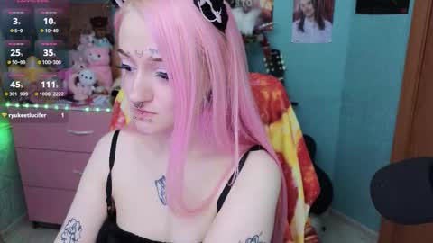 Manuela online show from 12.15.25