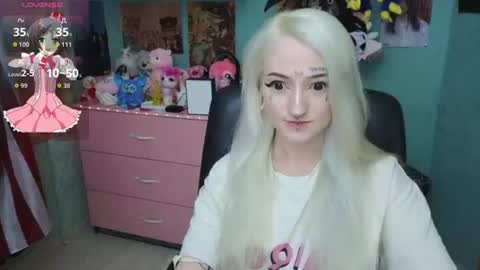 Snapshot of manuela_unicorn chatting on 06.16.26 Manuela online show from 06.16.26