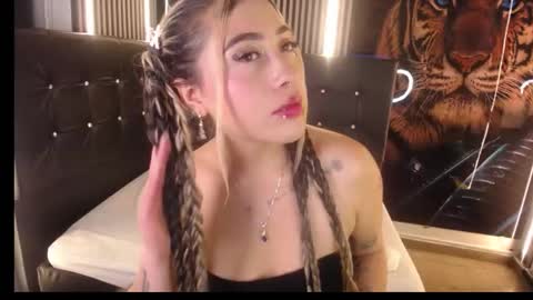 Manuela  online show from 11.05.25