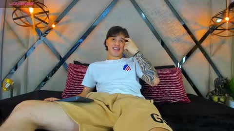 Manuel online show from 03.12.26