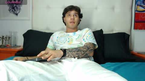 Manuel online show from 04.08.26