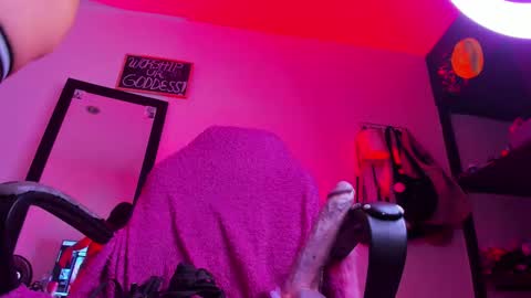 manuevans10 online show from 03.04.25