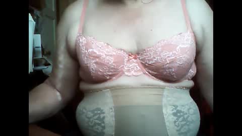 Snapshot of manwithboobs chatting on 02.19.25 manwithboobs online show from 02.19.25