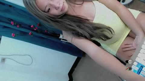 Snapshot of mar_marie chatting on 04.30.26 mar_marie online show from 04.30.26