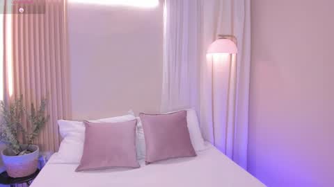 Snapshot of mara_brooks chatting on 11.15.25 Mara online show from 11.15.25