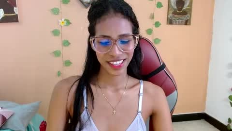 Snapshot of mara_summer chatting on 04.08.26 Mara 3 online show from 04.08.26