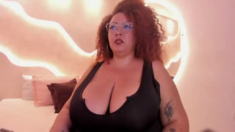 Snapshot of maraasweet chatting on 05.23.26 Mrs. Sweet online show from 05.23.26