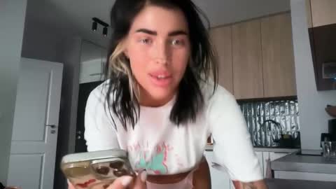 Marakuia online show from 11.15.25