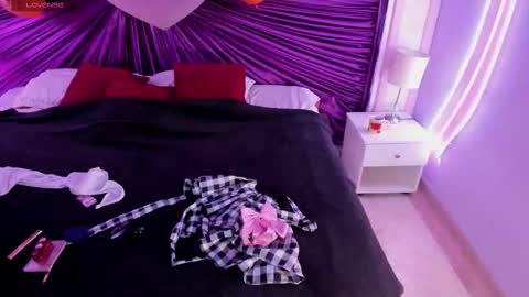 maralinette22 online show from 10.13.25