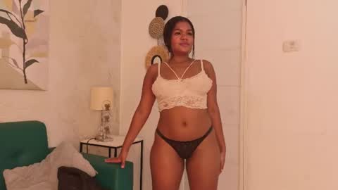 Snapshot of marcela_cepeda chatting on 07.24.26 Mar online show from 07.24.26