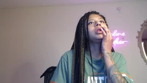 Snapshot of marceline_abadeer00 chatting on 01.14.25 Michell Dayan online show from 01.14.25