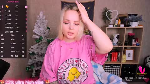 Snapshot of marcelinepeach chatting on 01.16.25 Sara online show from 01.16.25